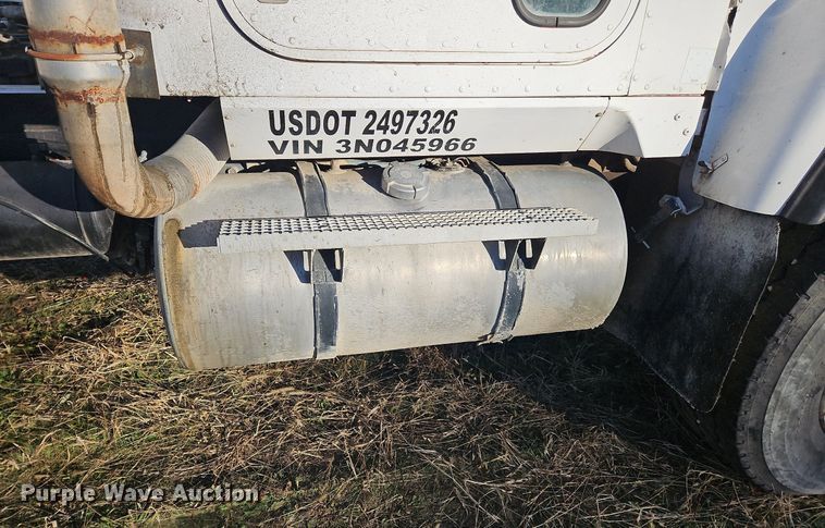 image for item NZ9052 1991 International F5070  ready mix truck