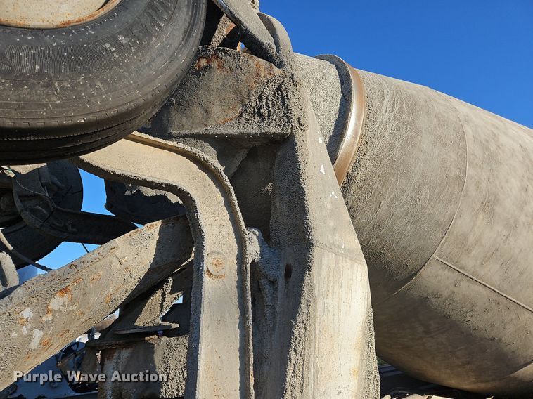 image for item NZ9052 1991 International F5070  ready mix truck