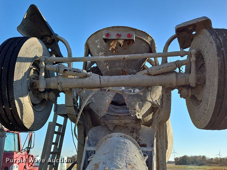 image for item NZ9052 1991 International F5070  ready mix truck