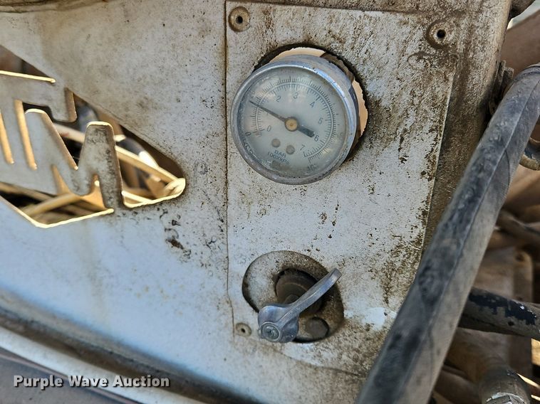 image for item NZ9052 1991 International F5070  ready mix truck