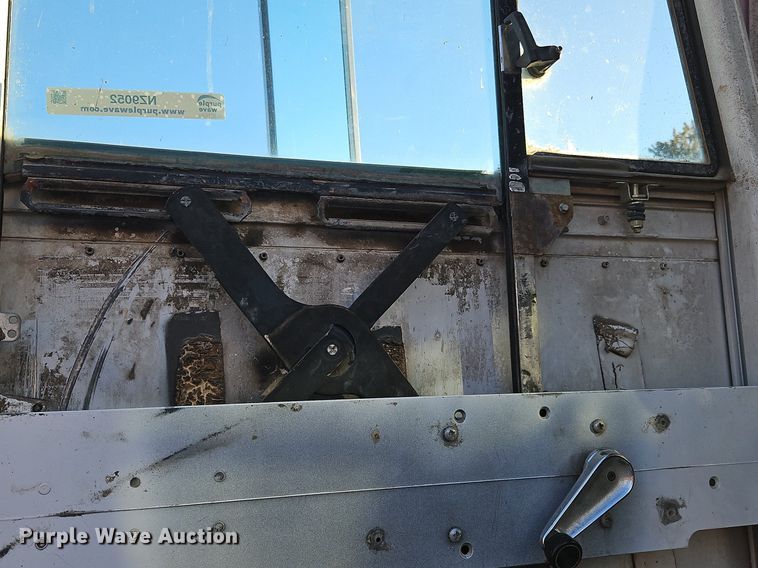 image for item NZ9052 1991 International F5070  ready mix truck