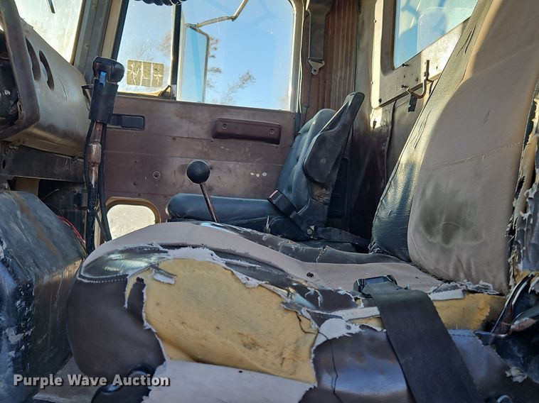 image for item NZ9052 1991 International F5070  ready mix truck