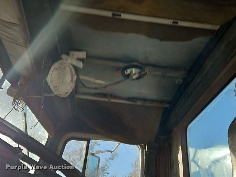 image for item NZ9052 1991 International F5070  ready mix truck