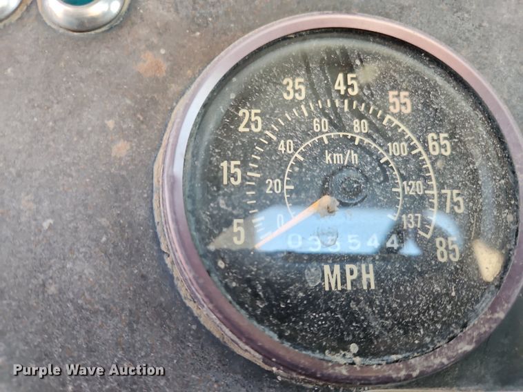 image for item NZ9052 1991 International F5070  ready mix truck