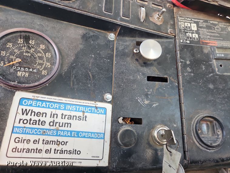 image for item NZ9052 1991 International F5070  ready mix truck