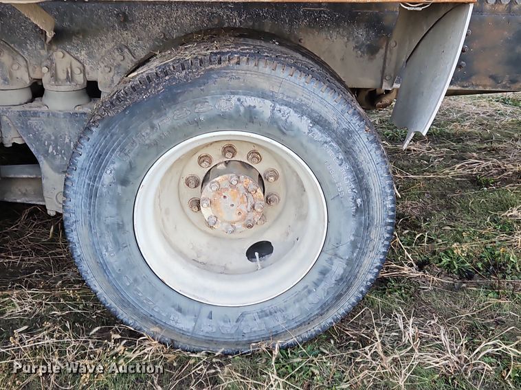 image for item NZ9052 1991 International F5070  ready mix truck