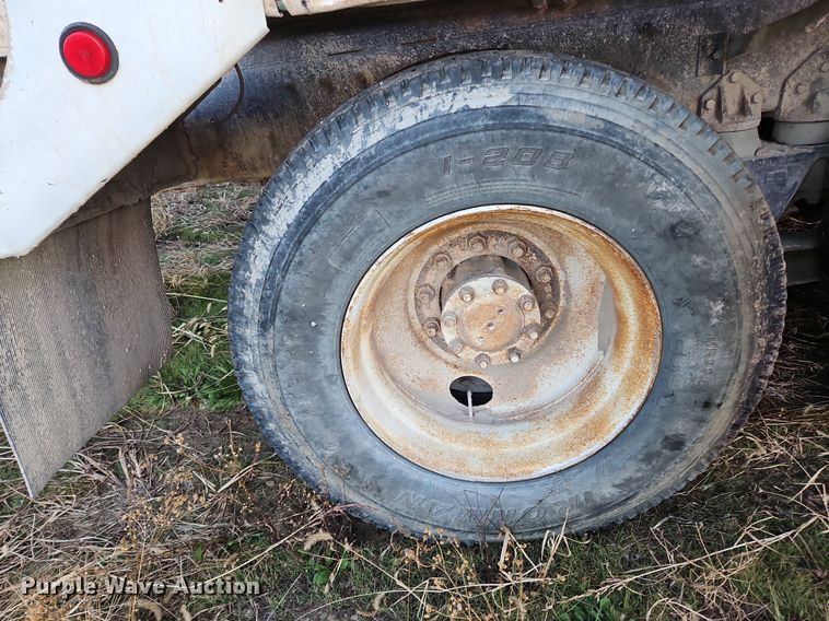 image for item NZ9052 1991 International F5070  ready mix truck