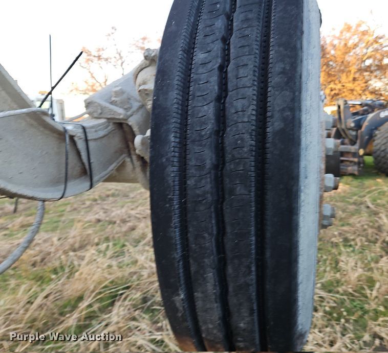 image for item NZ9052 1991 International F5070  ready mix truck