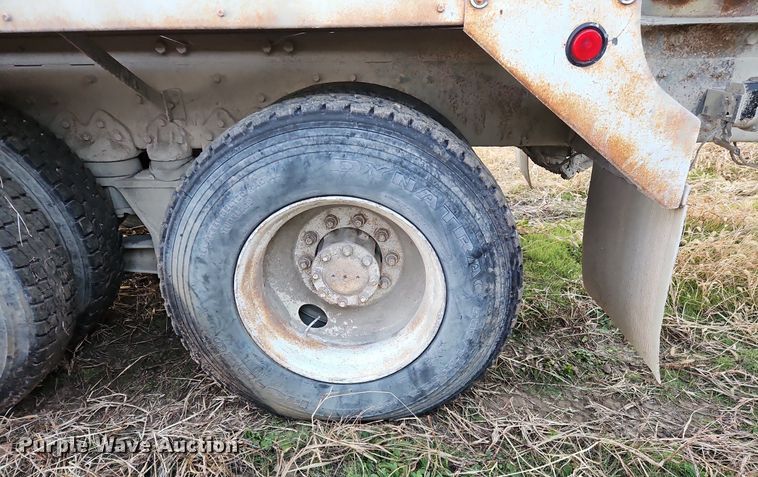 image for item NZ9052 1991 International F5070  ready mix truck