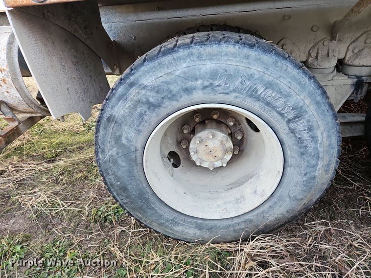 image for item NZ9052 1991 International F5070  ready mix truck