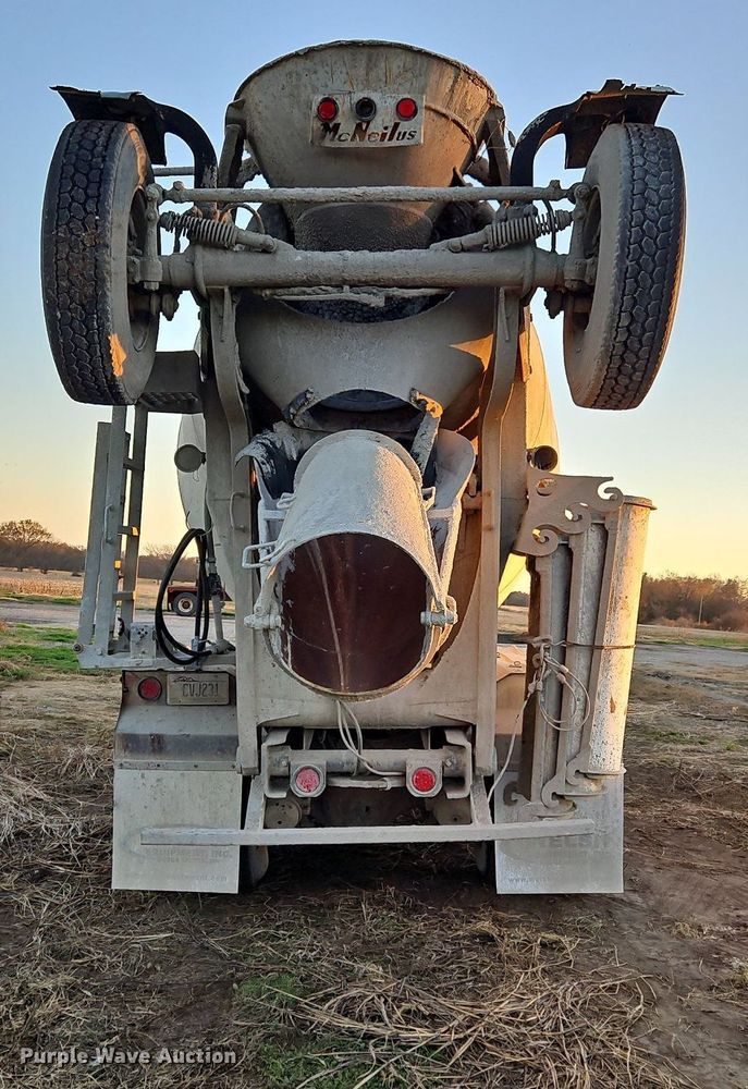 image for item NZ9053 1995 Ford L9000  ready mix truck