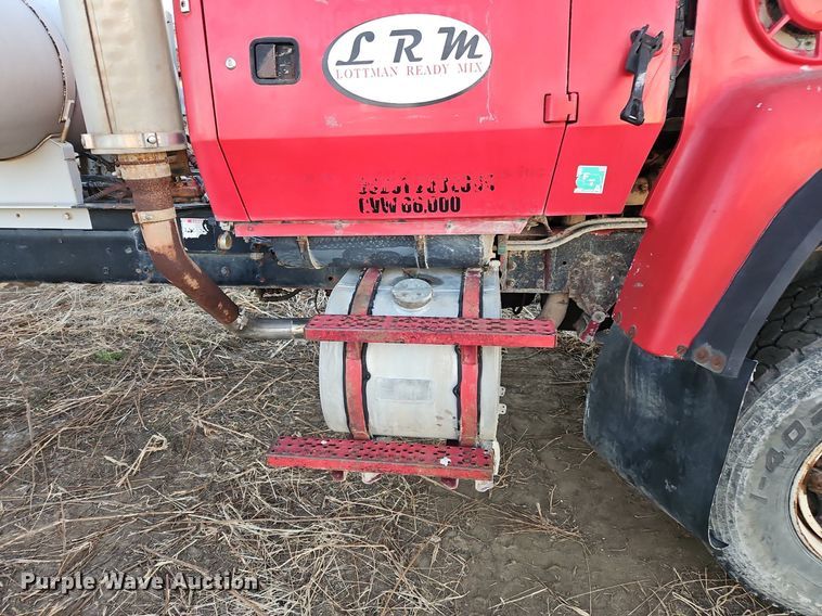 image for item NZ9053 1995 Ford L9000  ready mix truck