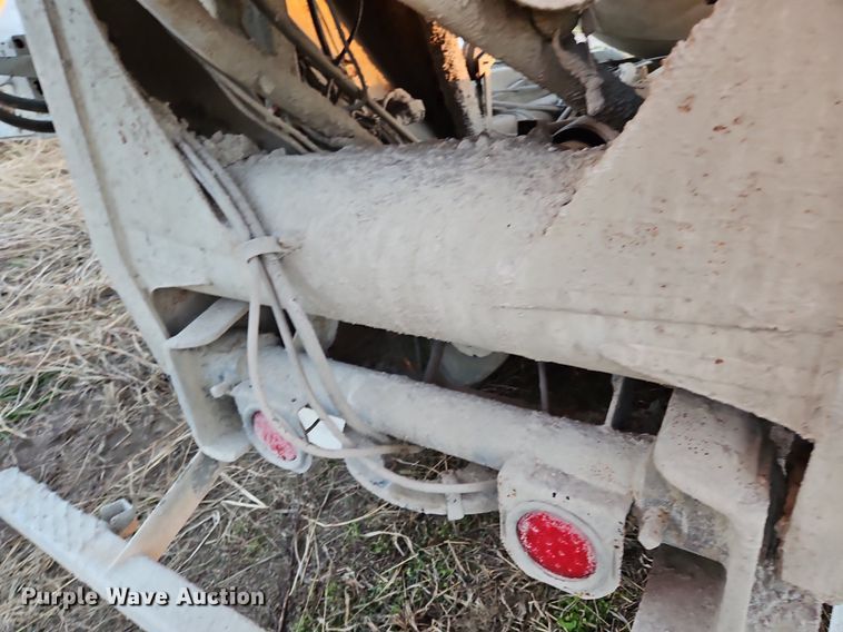 image for item NZ9053 1995 Ford L9000  ready mix truck