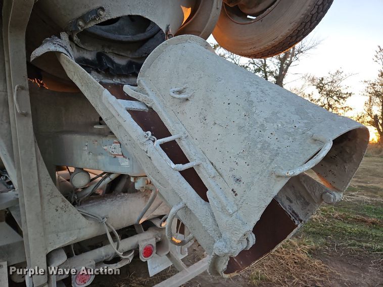 image for item NZ9053 1995 Ford L9000  ready mix truck