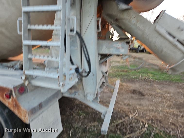 image for item NZ9053 1995 Ford L9000  ready mix truck