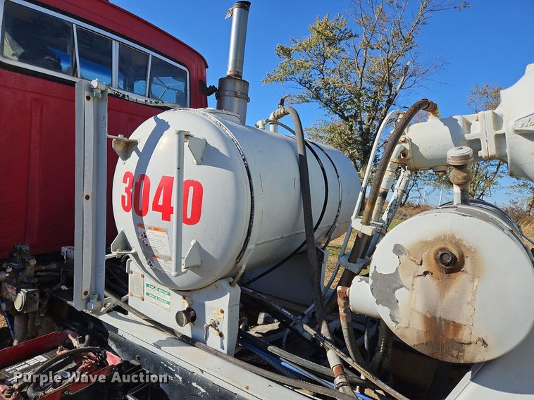 image for item NZ9053 1995 Ford L9000  ready mix truck