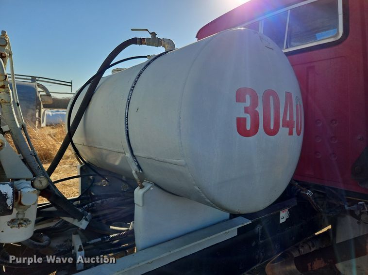 image for item NZ9053 1995 Ford L9000  ready mix truck