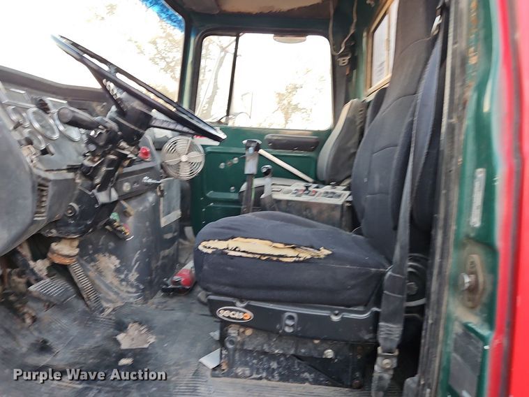 image for item NZ9053 1995 Ford L9000  ready mix truck