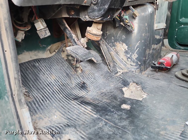 image for item NZ9053 1995 Ford L9000  ready mix truck