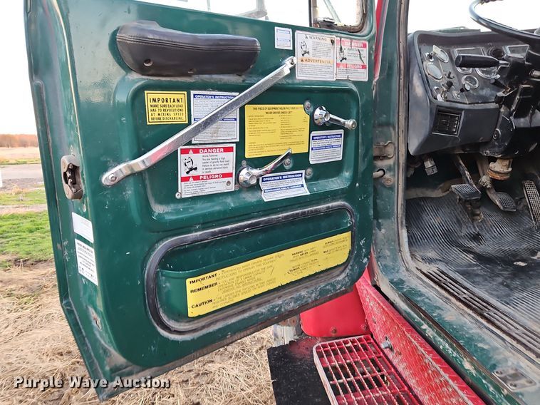 image for item NZ9053 1995 Ford L9000  ready mix truck