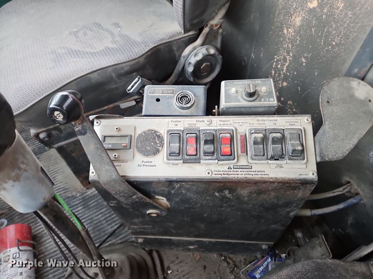 image for item NZ9053 1995 Ford L9000  ready mix truck