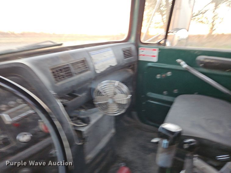 image for item NZ9053 1995 Ford L9000  ready mix truck