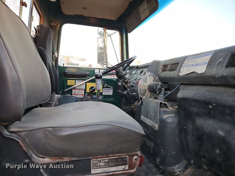 image for item NZ9053 1995 Ford L9000  ready mix truck