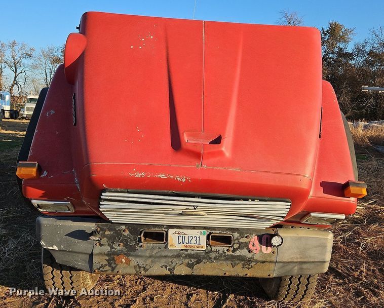 image for item NZ9053 1995 Ford L9000  ready mix truck