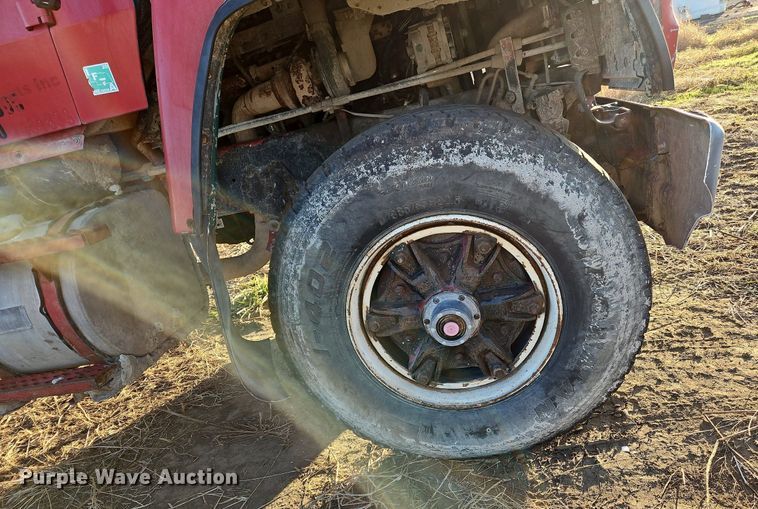 image for item NZ9053 1995 Ford L9000  ready mix truck