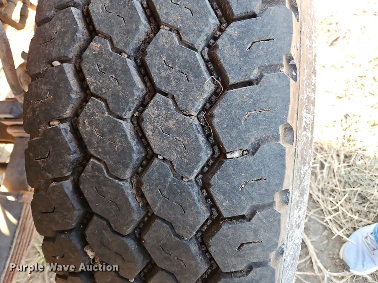 image for item NZ9053 1995 Ford L9000  ready mix truck