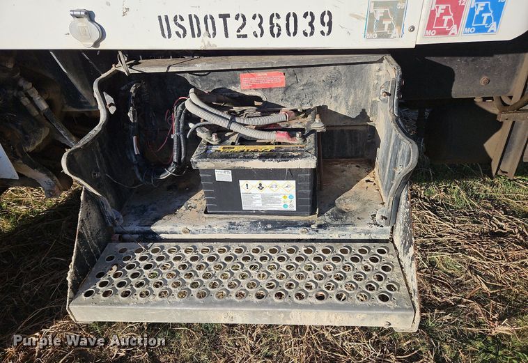 image for item NZ9054 (2) Kenworth trucks