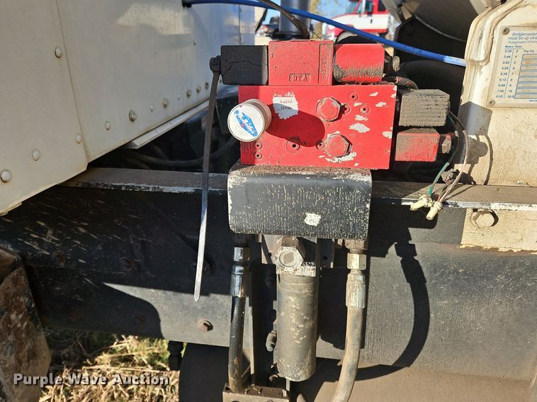 image for item NZ9054 (2) Kenworth trucks