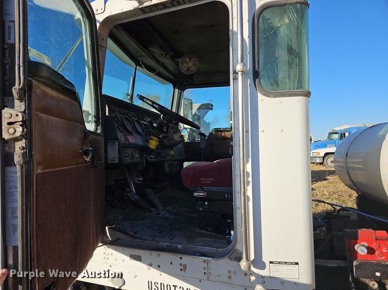 image for item NZ9054 (2) Kenworth trucks