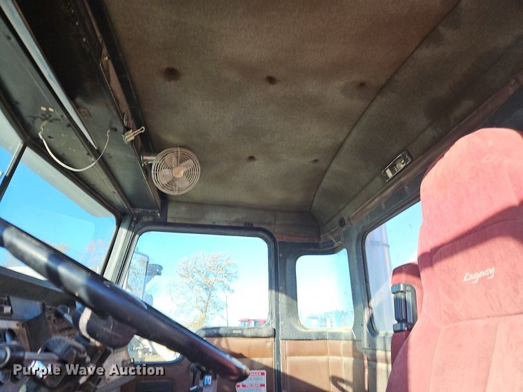 image for item NZ9054 (2) Kenworth trucks