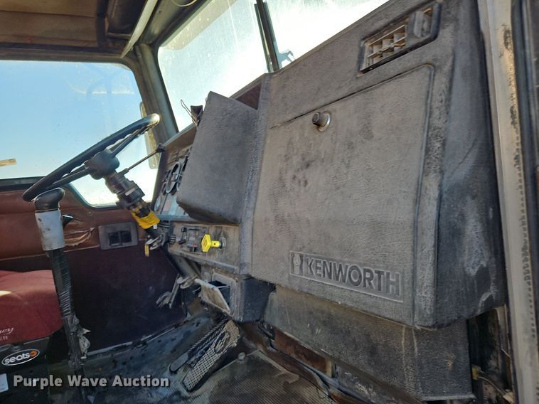 image for item NZ9054 (2) Kenworth trucks