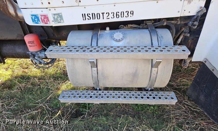 image for item NZ9054 (2) Kenworth trucks