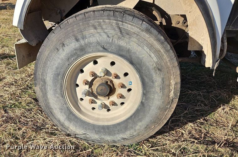 image for item NZ9054 (2) Kenworth trucks