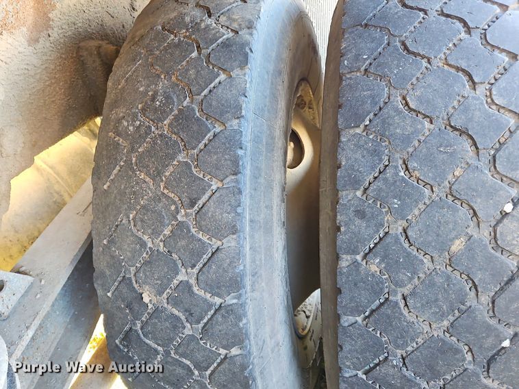 image for item NZ9054 (2) Kenworth trucks