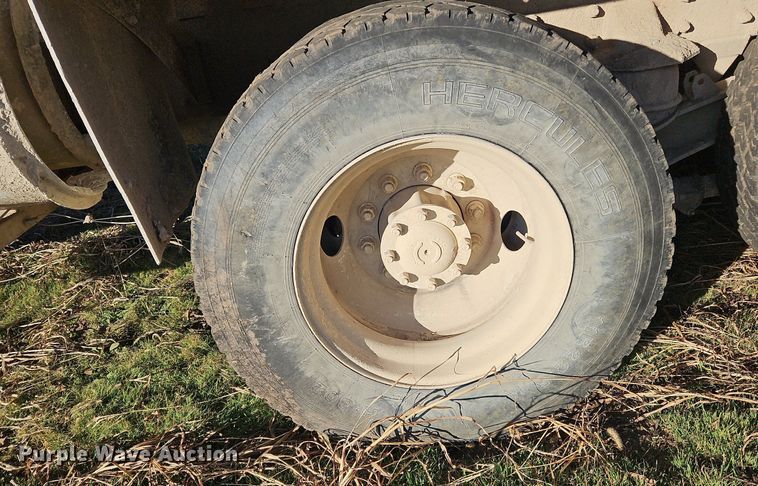 image for item NZ9054 (2) Kenworth trucks