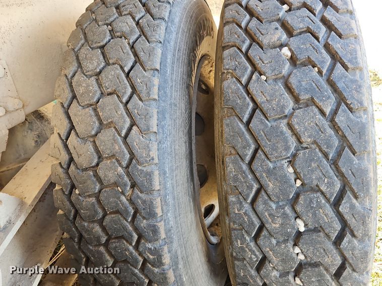 image for item NZ9054 (2) Kenworth trucks