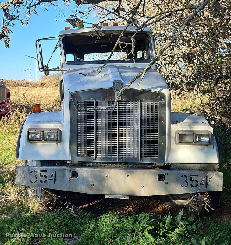 image for item NZ9054 (2) Kenworth trucks