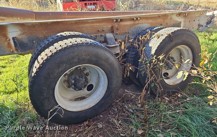 image for item NZ9054 (2) Kenworth trucks