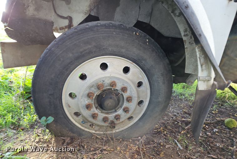 image for item NZ9054 (2) Kenworth trucks