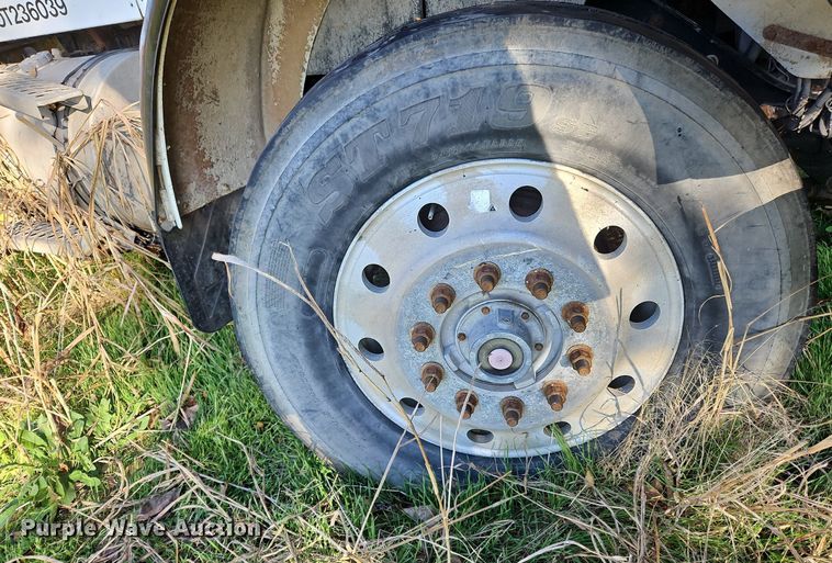 image for item NZ9054 (2) Kenworth trucks