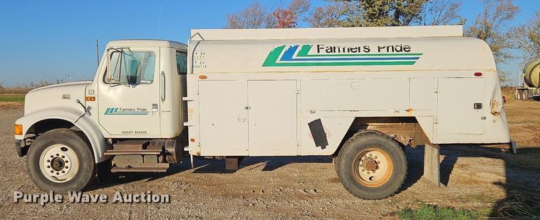 image for item NZ9055 1999 International 4700  fuel truck