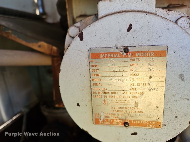 image for item NZ9055 1999 International 4700  fuel truck