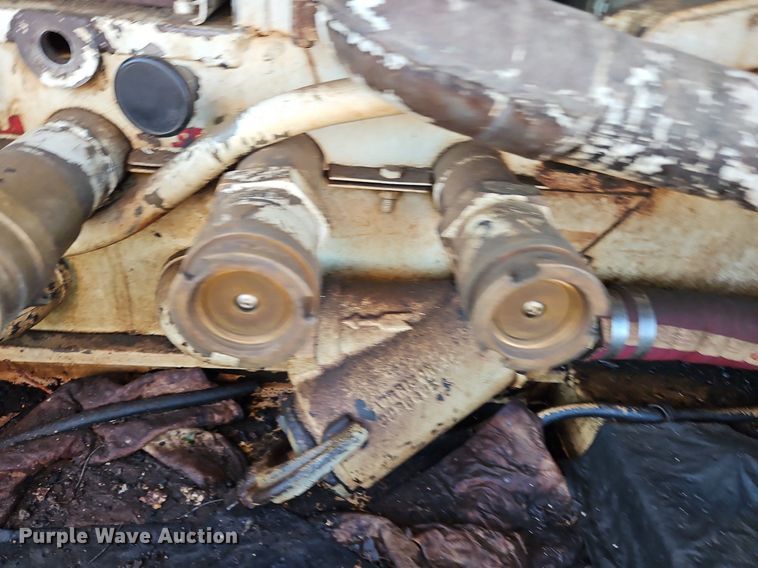 image for item NZ9055 1999 International 4700  fuel truck