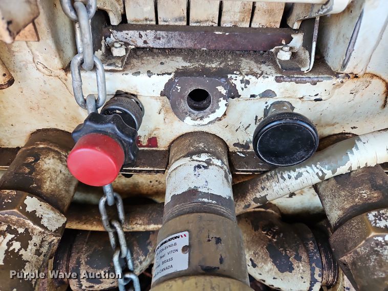 image for item NZ9055 1999 International 4700  fuel truck