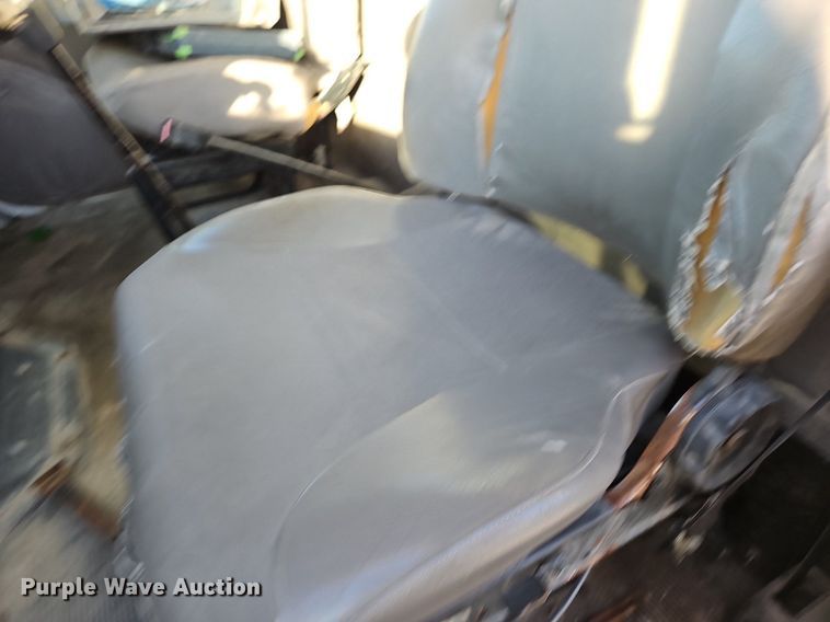 image for item NZ9055 1999 International 4700  fuel truck