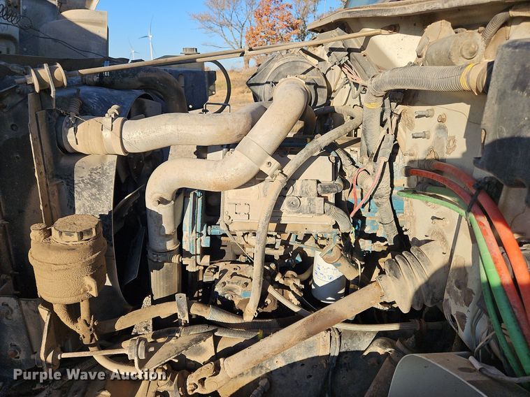 image for item NZ9055 1999 International 4700  fuel truck